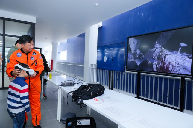Tween Hà Nội hào hứng tìm hiểu về STEAM, khám phá Trạm Vũ trụ Quốc tế ISS